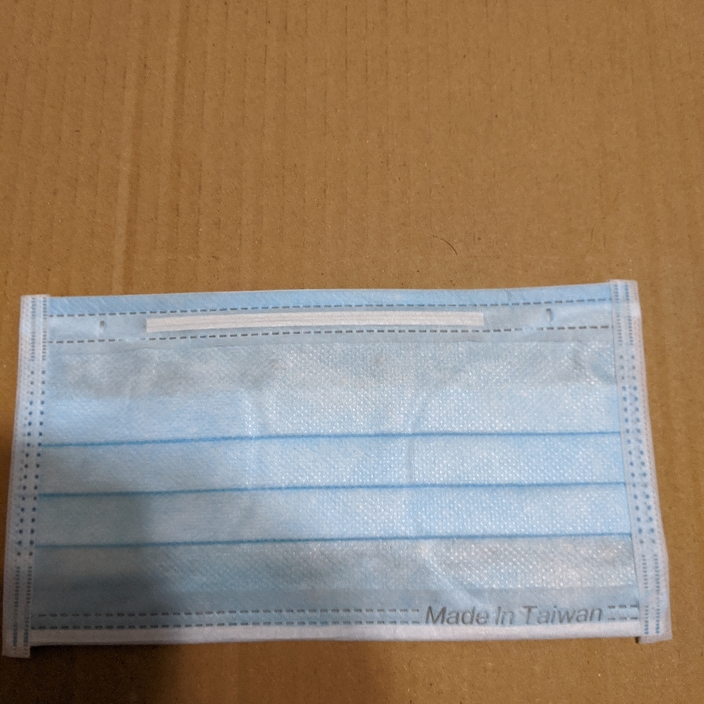 face mask - Picture 4 of 6